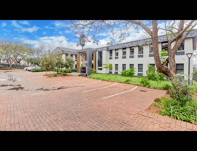 345M² OFFICE TO LET IN DUNKELD WEST